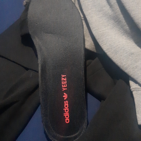 Adidas Yeezy Boost 350 Core Red - Picture 6 of 8